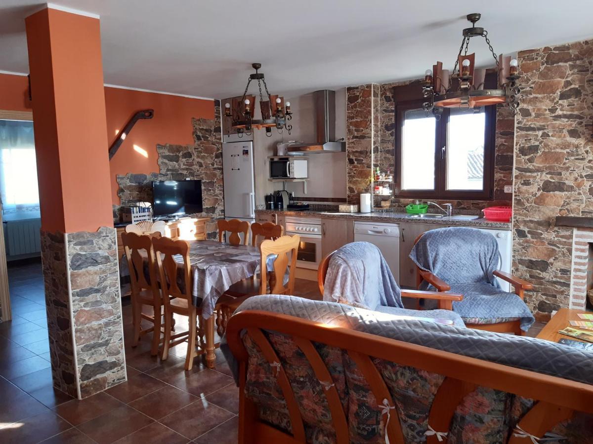 Casa Rural Mi Descanso Valdefuentes de Sangusín Exterior foto